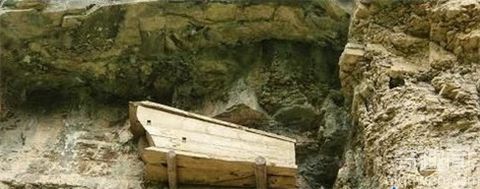 三峡悬棺的千古之谜，悬棺是怎么上悬崖的？