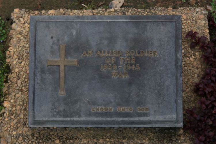 注意，缅甸涛建战争公墓中所葬不是远征军