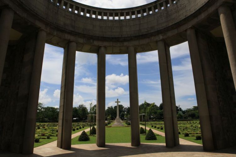 注意，缅甸涛建战争公墓中所葬不是远征军