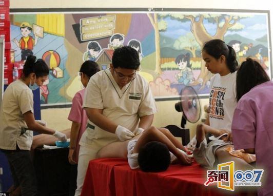 奇葩菲律宾召集300名小男孩现场割礼，志创吉利斯世界记录