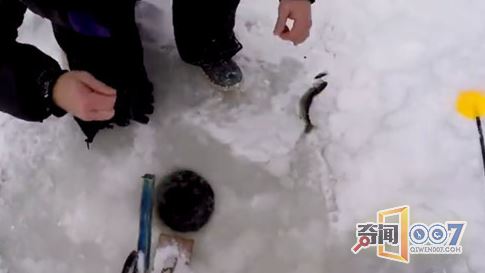 冰面上生火冰不融化,原来是有这神器