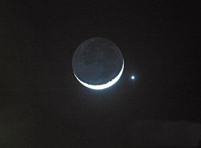 母亲节夜空将上演“火星合月”火星与月亮携手相牵