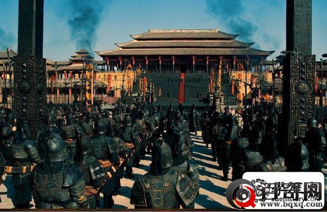 早年进京勤王，成为丞相后却挟令诸侯，曹操到底是曹贼还是忠魂