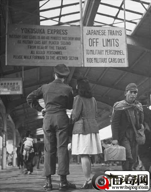 揭露二战结束后，美国占领军和日本女人的日常生活照