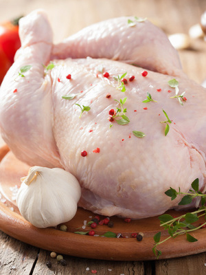 好可怕！初生双胞胎男婴心脏挂在肚皮外