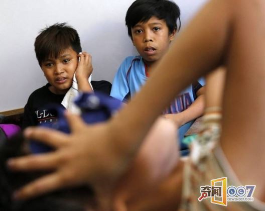 奇葩菲律宾召集300名小男孩现场割礼，志创吉利斯世界记录