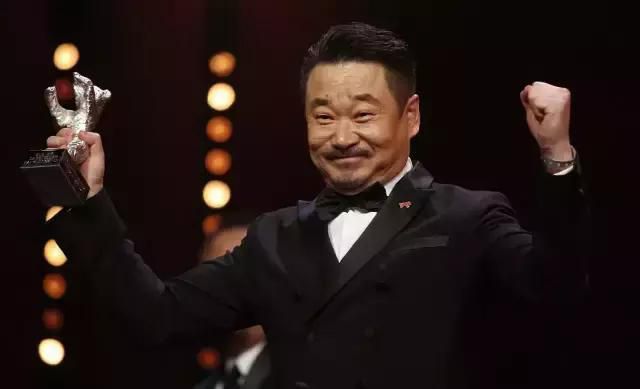 低调的他，终于创造了历史