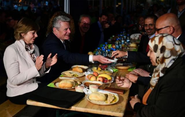 西方在征服穆斯林，而穆斯林却在征服欧洲