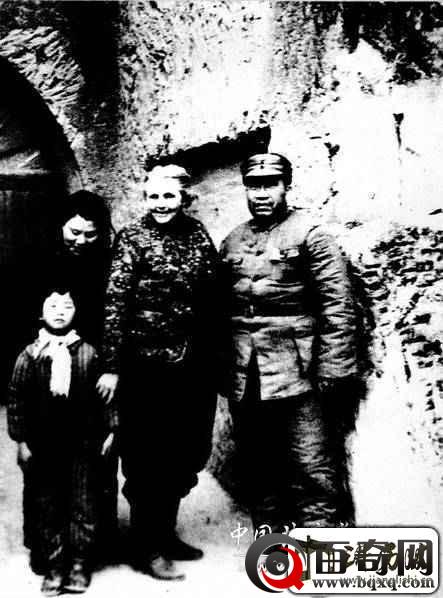 红军、抗日时期留下的珍贵合影，其中有毛主席与朱德合影