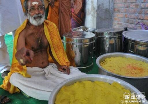 奇葩偏方！印度吞活鱼治哮喘
