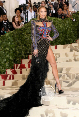 她的胸部价值13亿！