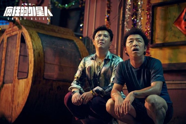 单日总票房刷新影史新纪录！大年初一票房大破12.77亿