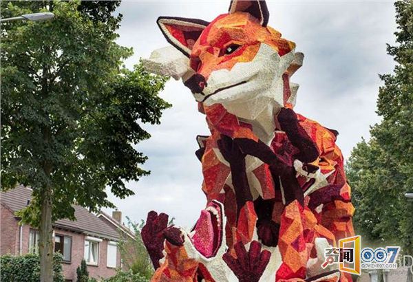 这就是在地表最狂”荷兰花卉节”出现的巨型花车