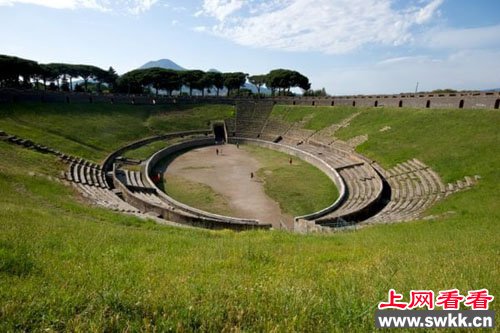 被火山岩浆淹没的意大利庞贝古城_0