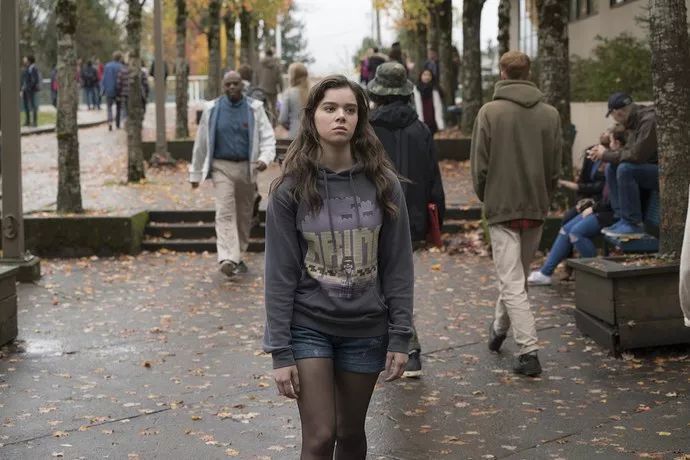 海莉·斯坦菲尔德：被“大黄蜂”宠爱的酷女孩