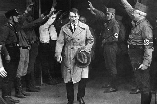 二战柏林沦陷后,斯大林为何下令不许碰希特勒-