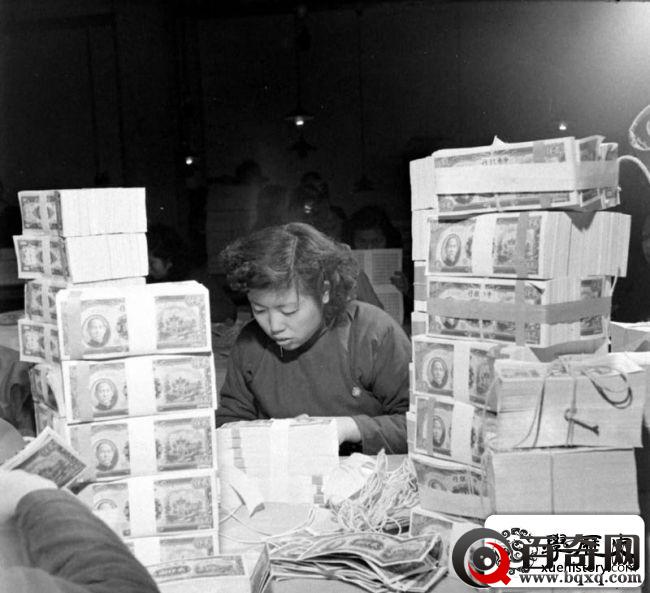 “一斗米2千万元”，17张老照片披露1947年通货膨胀的窘境