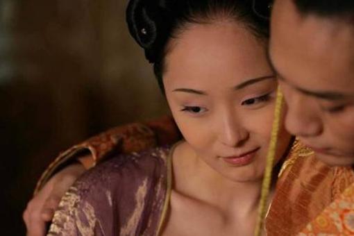 古代皇帝性接触的第一位女人会是谁-真的就是皇后吗-