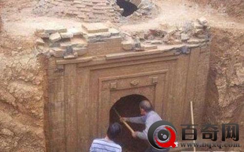 村民挖到400年古墓 打开后彻底疯狂