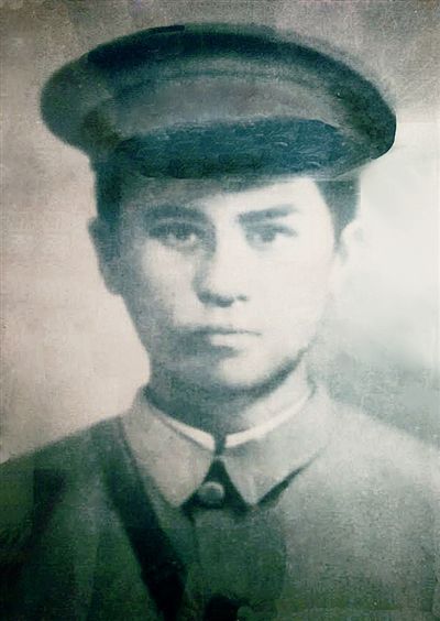 此人送几船鱼给红军，师长说：你！搞后勤！结果一干就是二十年！