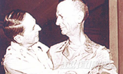 温莱特将军-日军战俘营中的美军统帅