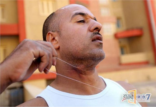 吃钉子碎大石 埃及“法老王”原来是武林高手