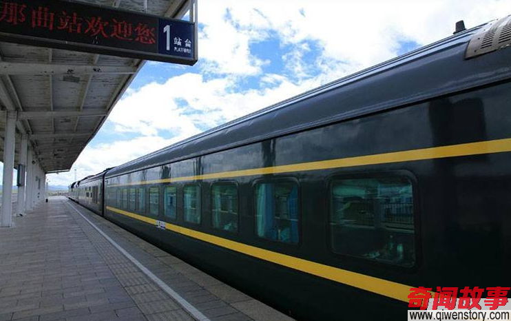 国内运行里程最长的火车，全程4980公里，耗时55小时