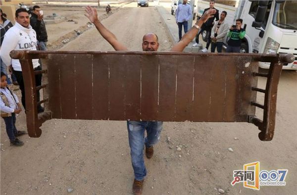 吃钉子碎大石 埃及“法老王”原来是武林高手