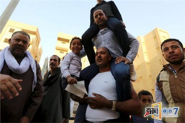 吃钉子碎大石 埃及“法老王”原来是武林高手