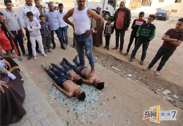 吃钉子碎大石 埃及“法老王”原来是武林高手