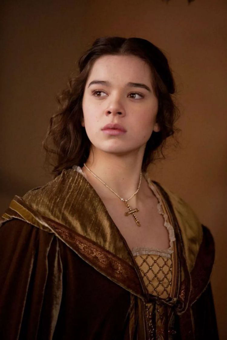 海莉·斯坦菲尔德：被“大黄蜂”宠爱的酷女孩