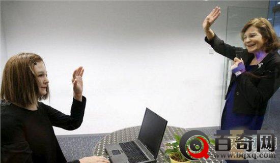 大学教授仿照自身相貌研发社交机器人