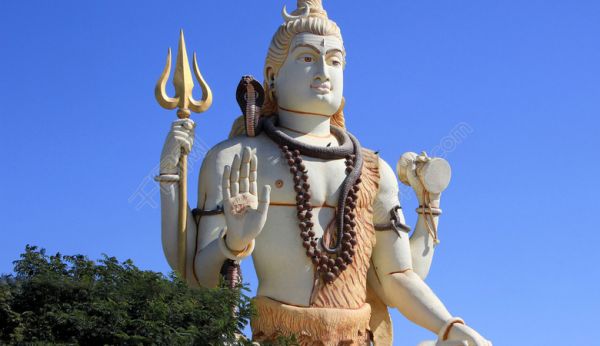 《巴霍巴利王2》：口碑印度史诗大片会否在华水土不服？