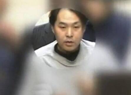 奇葩日本男子为满足性欲 向女性身上泼洒液体