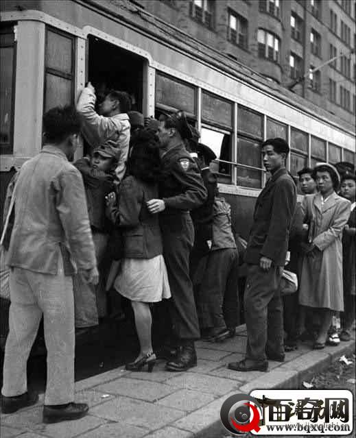 揭露二战结束后，美国占领军和日本女人的日常生活照