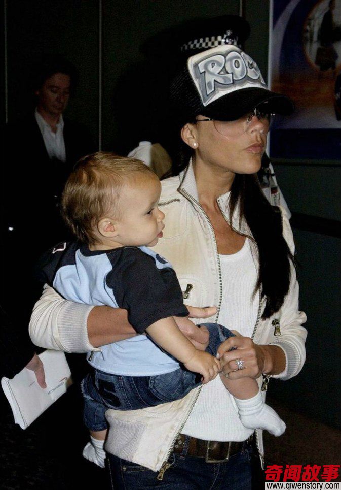 贝克汉姆最帅儿子罗密欧，小七出生之前他被当做女儿养_0