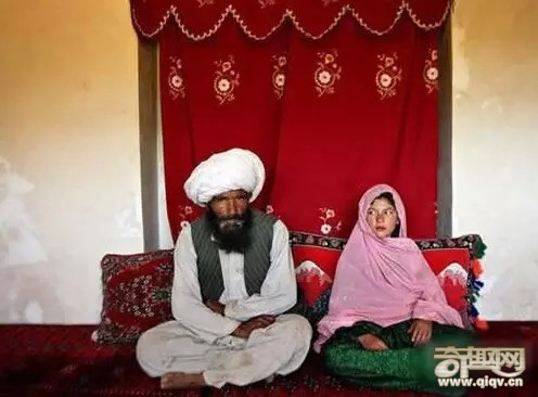 中国神秘早婚村：女孩13岁就结婚生娃