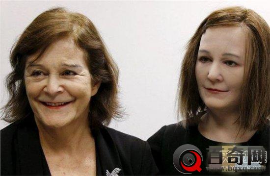 大学教授仿照自身相貌研发社交机器人