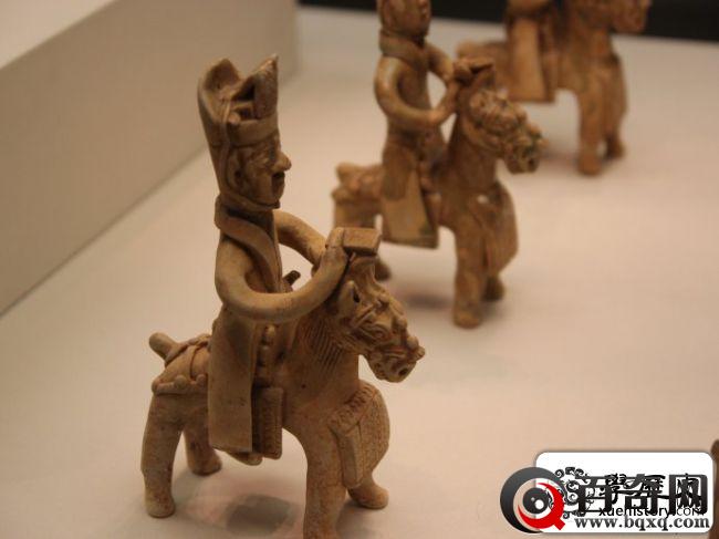 又见穿越证据！两千年前的古人也沉迷于玩手机！