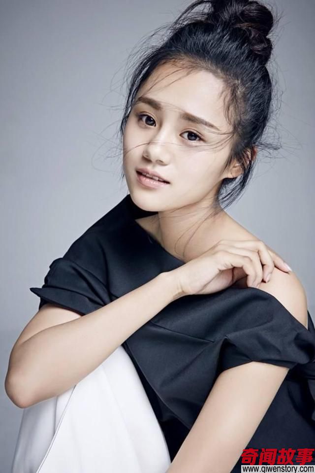 出道时被人吐槽太土，如今蜕变成功开启霸屏模式，人气比肩谭松韵_0