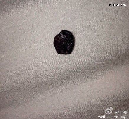 马伊琍微博疑似晒脐带 二胎宝宝或已生