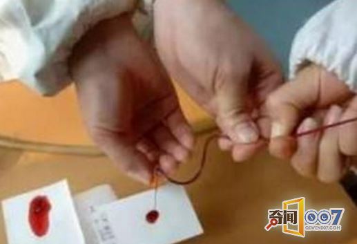 女子偷情产双胞胎，却发现孩子怪怪的