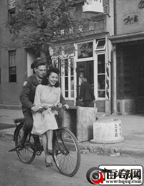 揭露二战结束后，美国占领军和日本女人的日常生活照