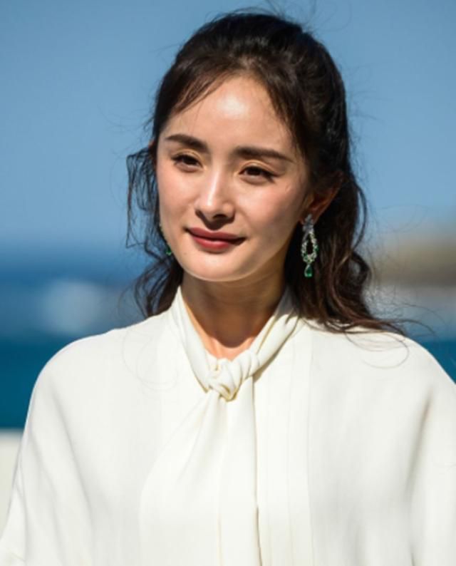 30+的赵丽颖怎么老成这样，女明星都在拼命留住的少女感渐渐消失了