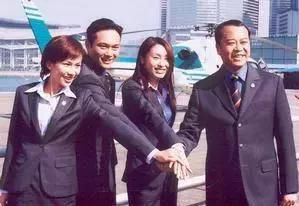 文颂娴出席晚宴清纯可人，跟众TVB女明星合影的她气质出挑很漂亮