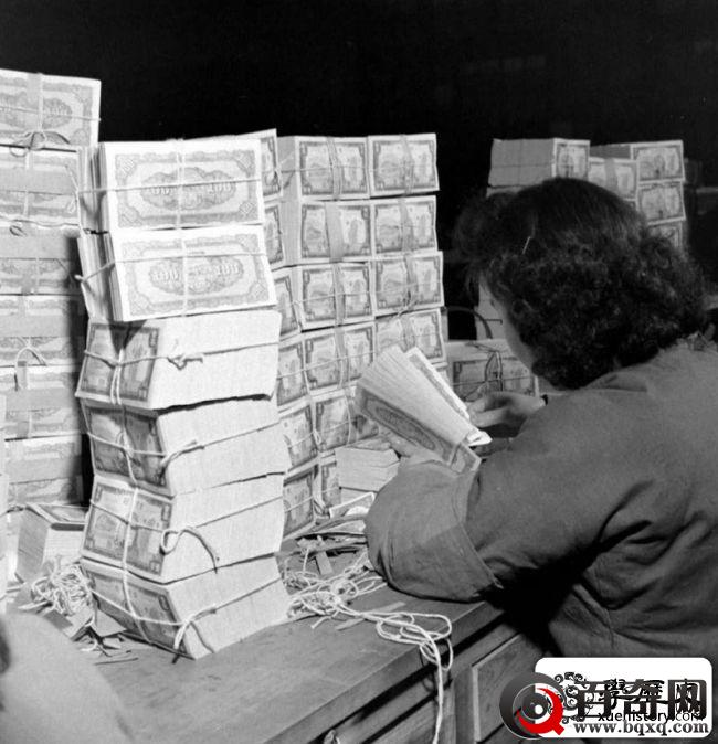 “一斗米2千万元”，17张老照片披露1947年通货膨胀的窘境