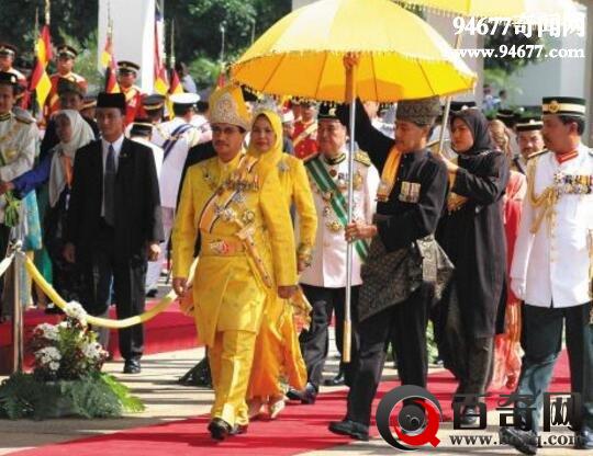 马来西亚最高元首，哈利姆(第一位两次就任总统的人)