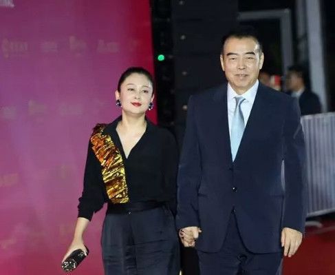 陈红嫁给陈凯歌亏大了？同是导演妻子，徐帆蒋雯丽比她美多了