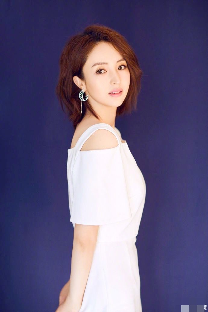 董璇卖二手上千件，“苦情贤妻”人设引众议：难道亏空还没填平？