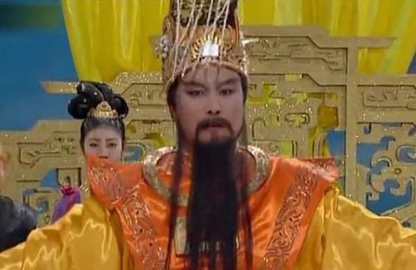 孙悟空从石头缝蹦出来后,为何要先拜四方?这里面大有讲究